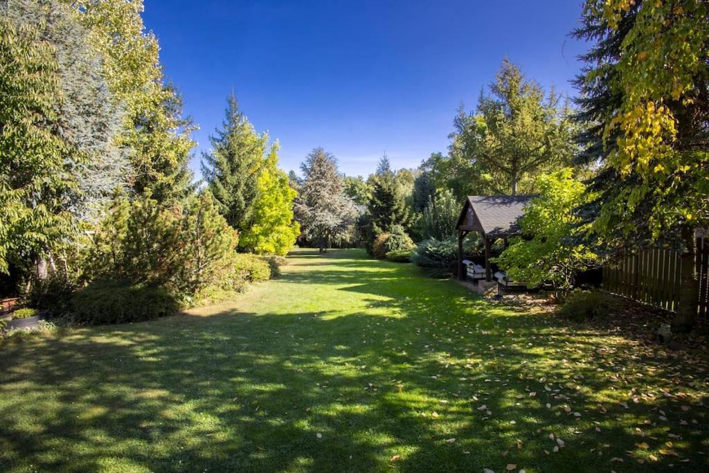 7 Bedroom Secluded Villa Close To Prague Říčany Eksteriør billede
