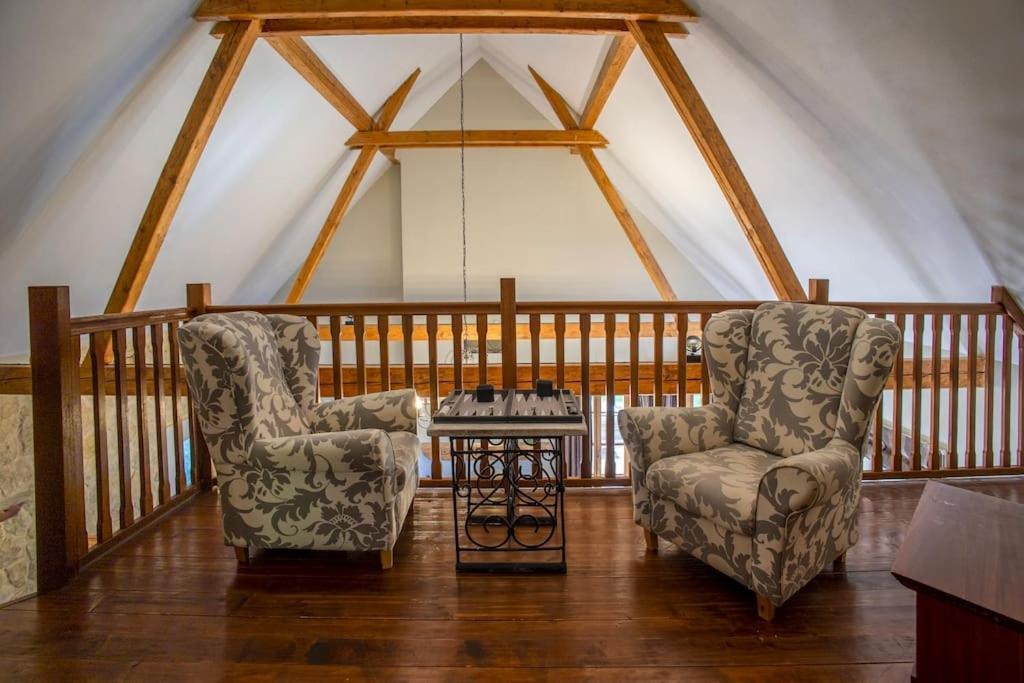 7 Bedroom Secluded Villa Close To Prague Říčany Eksteriør billede