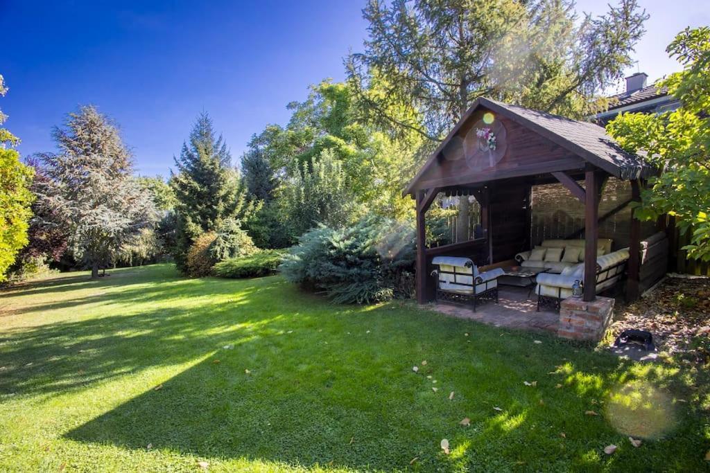 7 Bedroom Secluded Villa Close To Prague Říčany Eksteriør billede