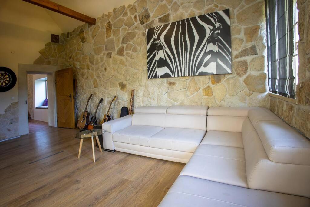 7 Bedroom Secluded Villa Close To Prague Říčany Eksteriør billede
