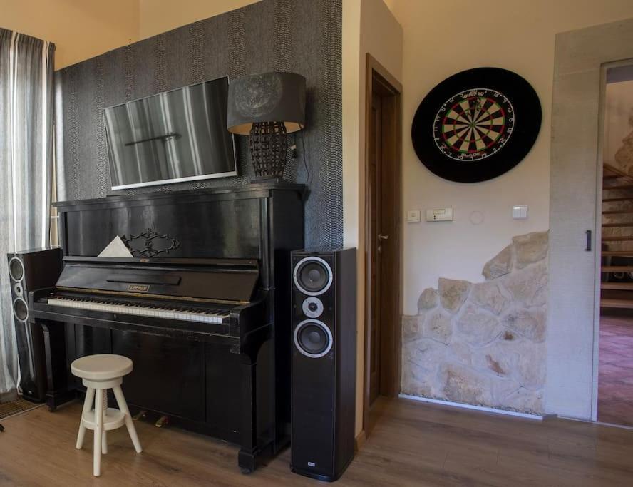 7 Bedroom Secluded Villa Close To Prague Říčany Eksteriør billede
